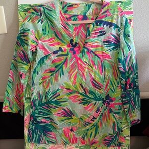 Lilly Pulitzer size small Colorful Tropical Print island Top EUC